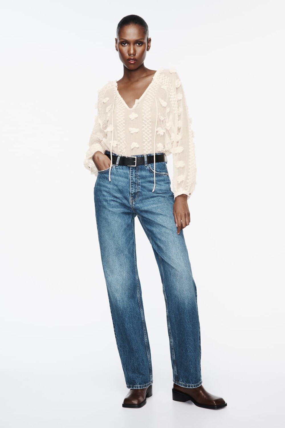 

Рубашка с поднятыми цветами ZARA, экру