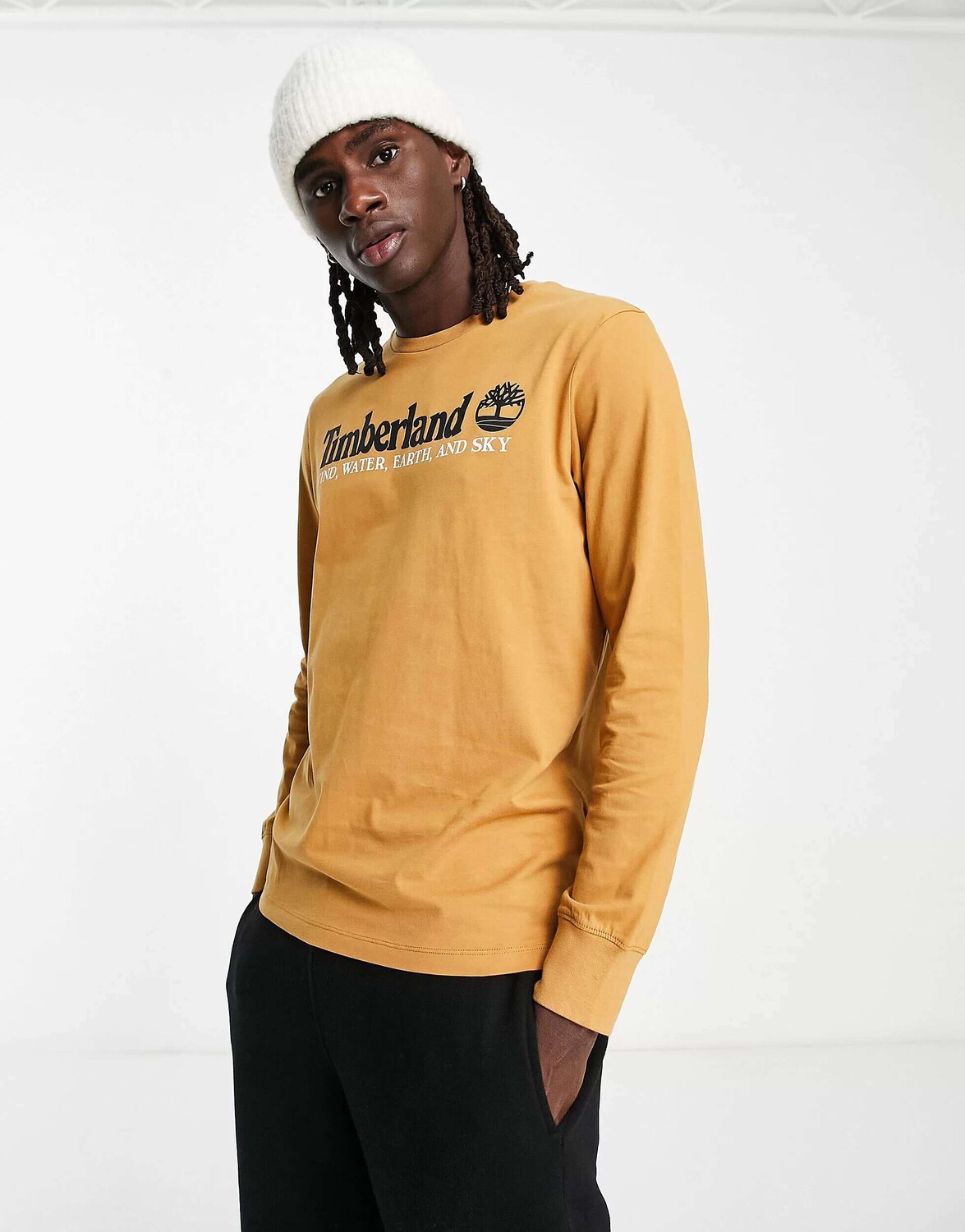 

Футболка с длинным рукавом Timberland пшеничного цвета