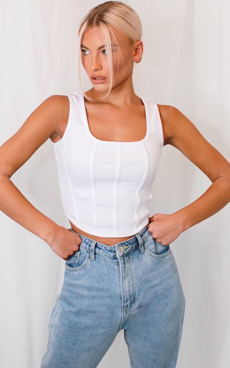 

PrettyLittleThing Белый укороченный топ с корсетом в рубчик