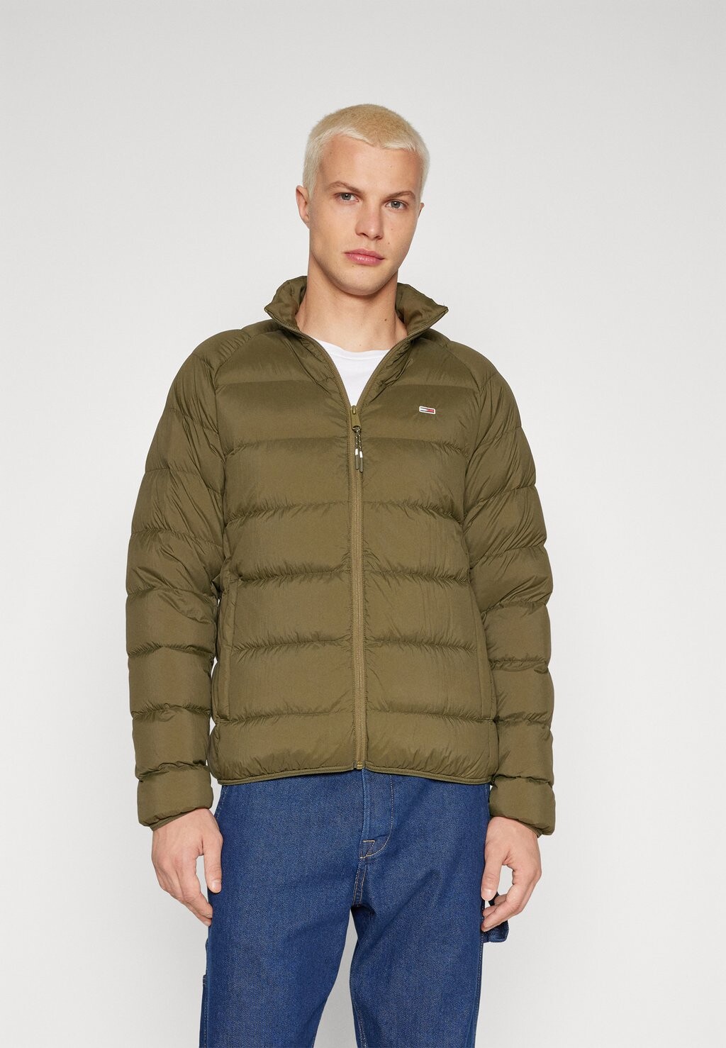

Куртка Tommy Jeans КУРТКА ESSENTIAL, цвет drab olive green