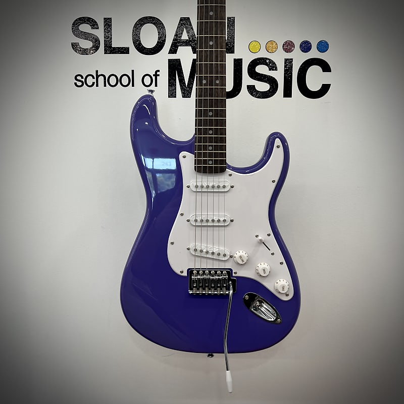 Электрогитара Squier Super Sonic Stratocaster - Ultraviolet фотографии