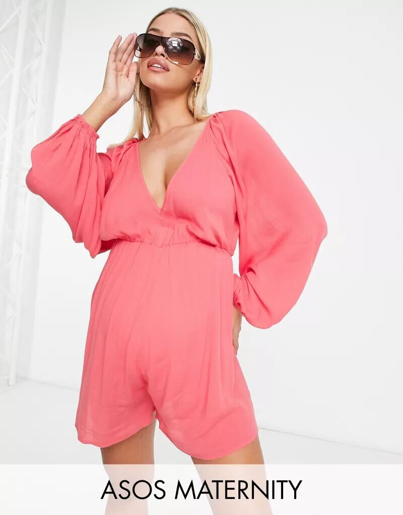 

Розовый комбинезон с глубоким вырезом и жатой текстурой ASOS DESIGN Maternity