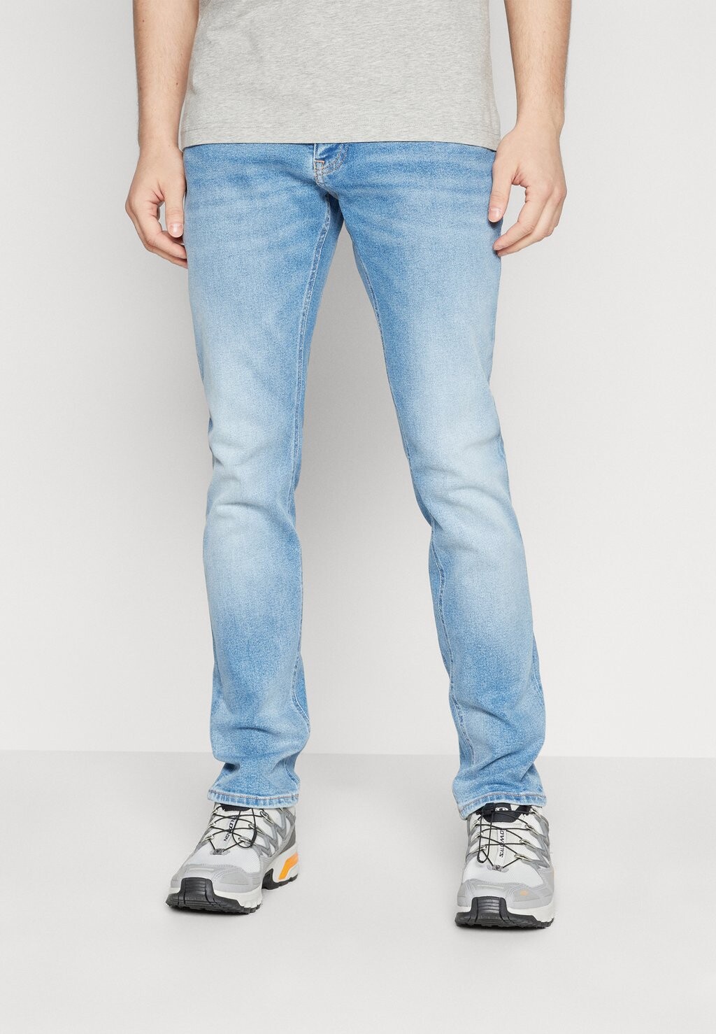 

Джинсы свободного кроя SCANTON Tommy Jeans, светло-синий
