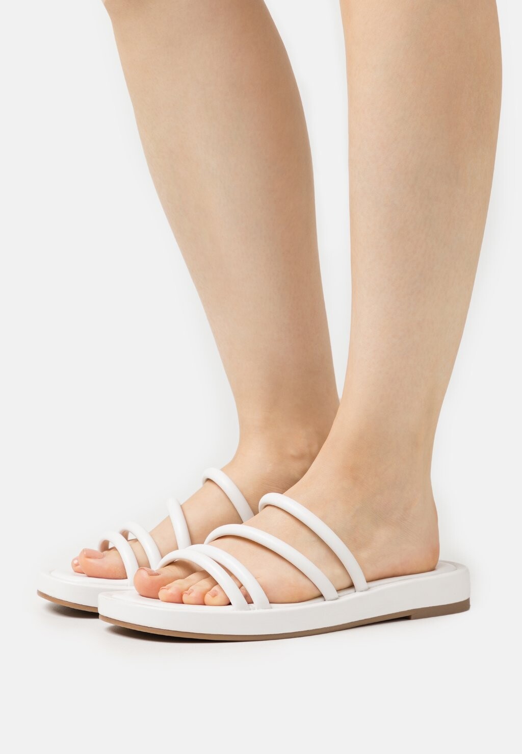 

Шлепанцы ALDO, белый
