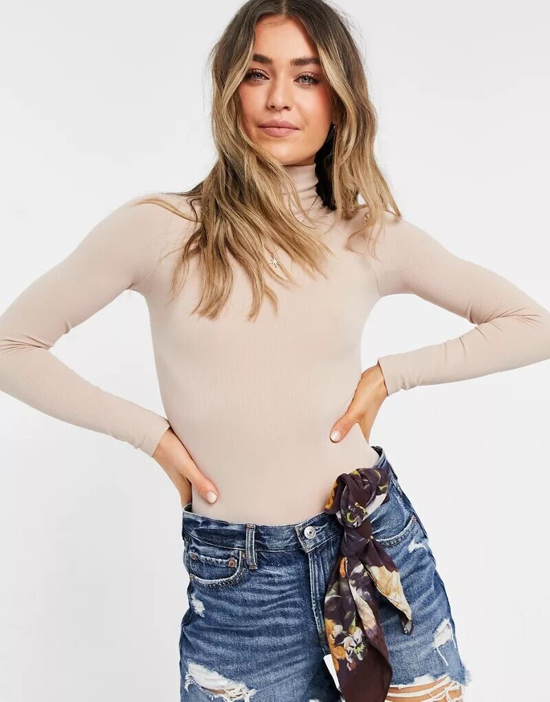 

Бежевое боди в рубчик с воротником-стойкой Free People