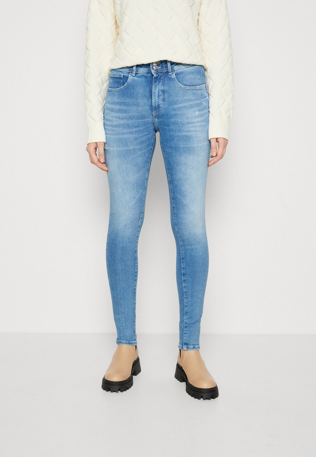 

Джинсы Skinny Fit Guess