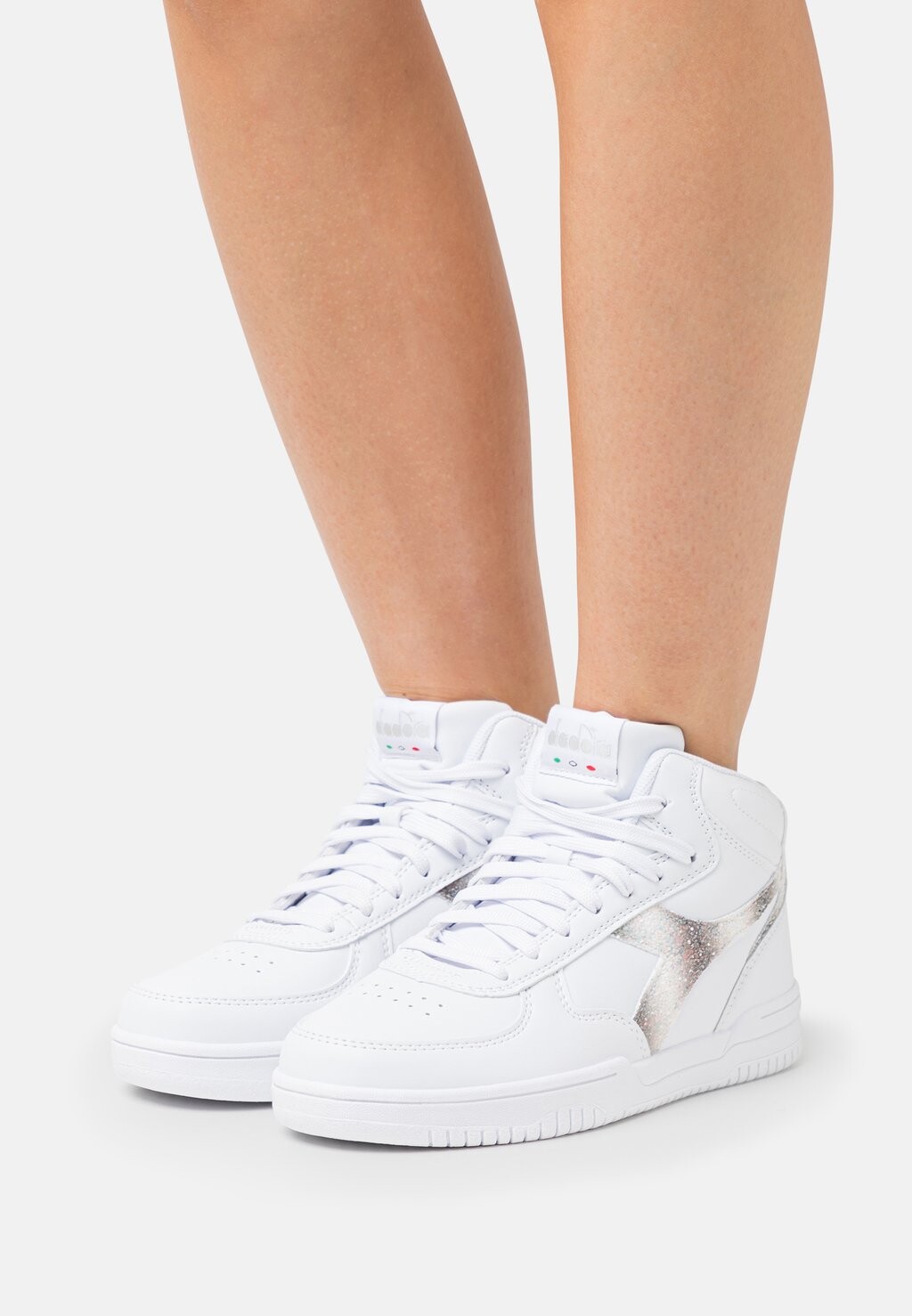 

Высокие кроссовки Diadora