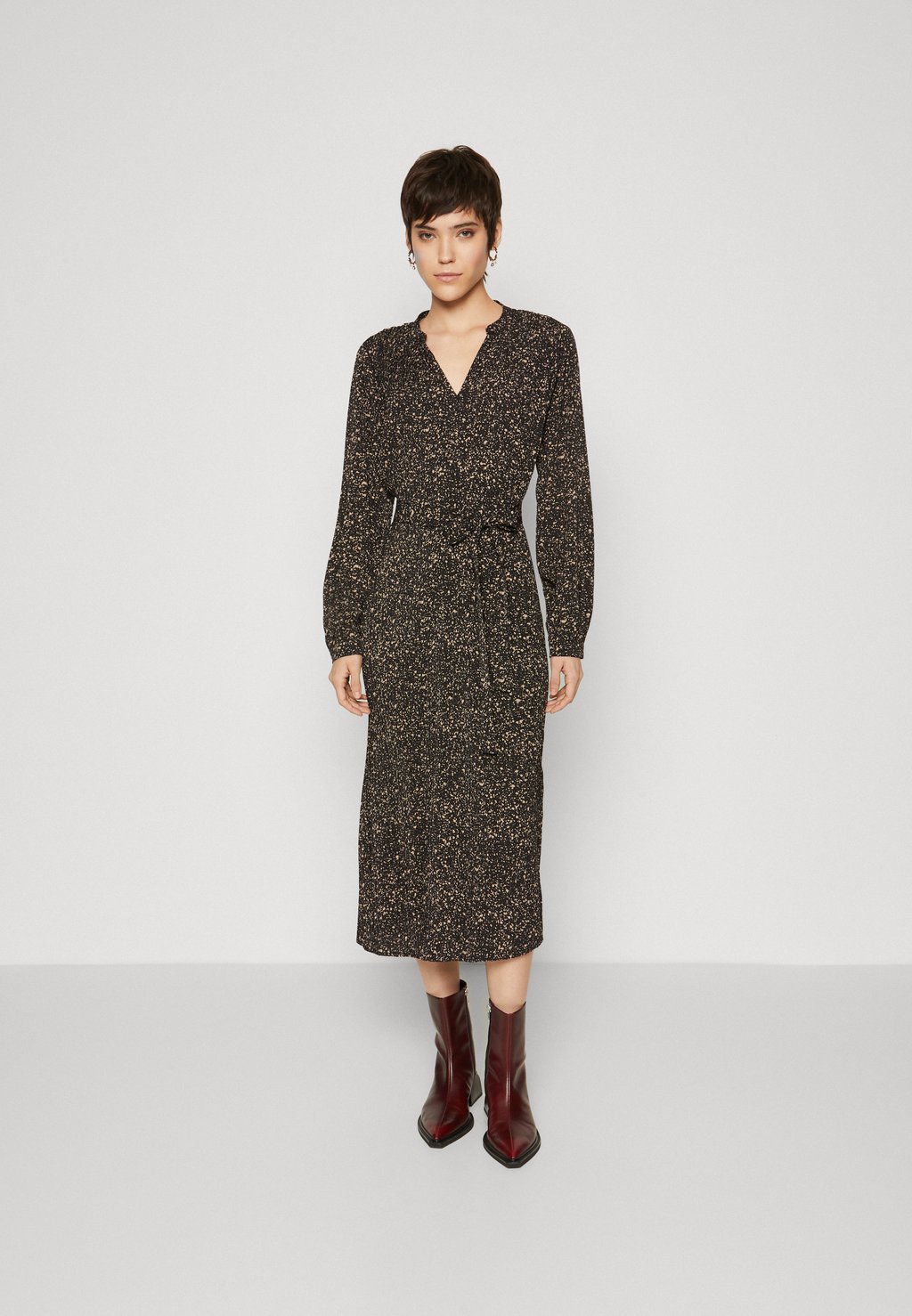 

Дневное платье SLFPARKER MIDI DRESS Selected Femme, черный