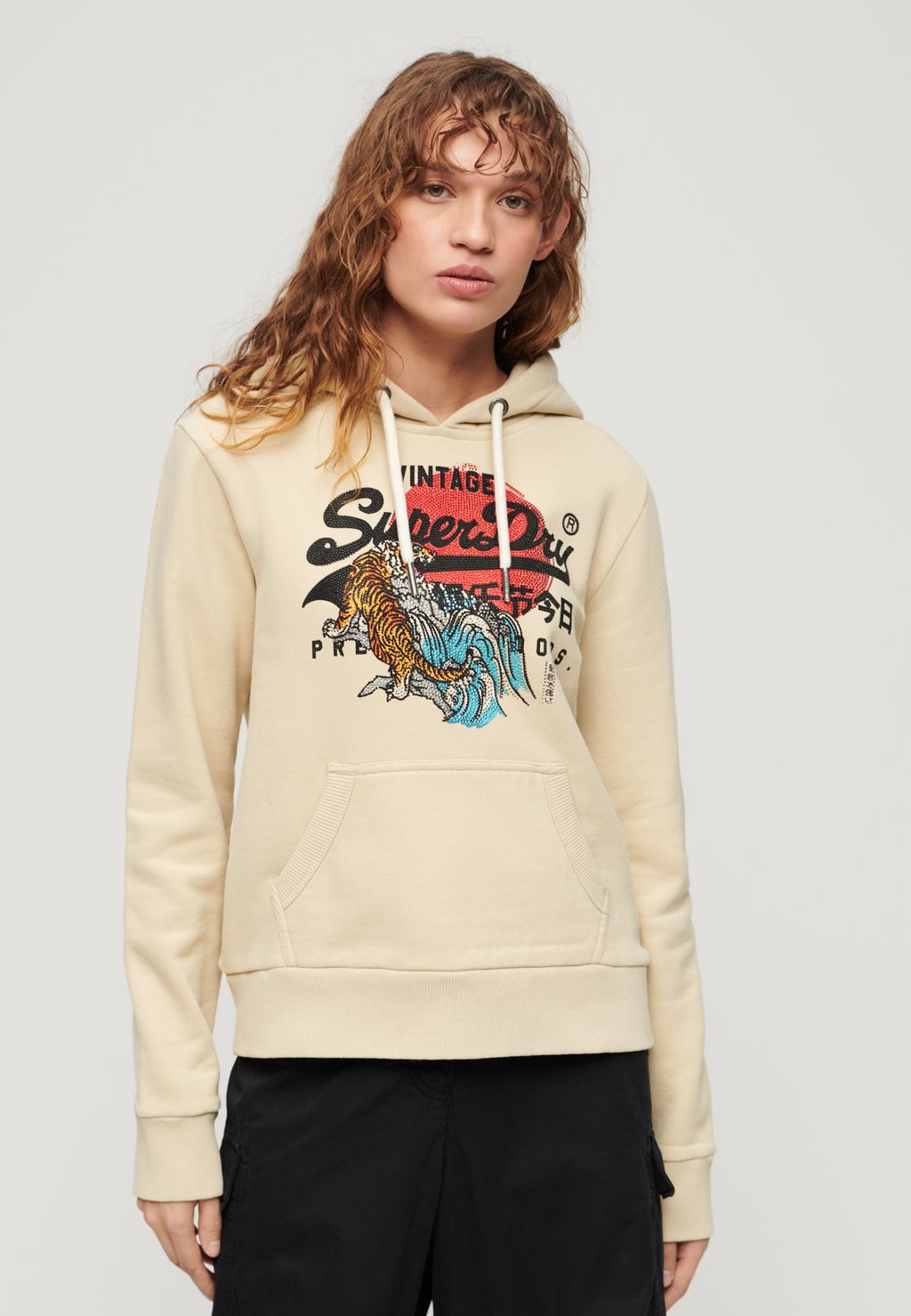 Толстовка TOKYO VINTAGE LOGO GRAPHIC Superdry, пестрый бежевый