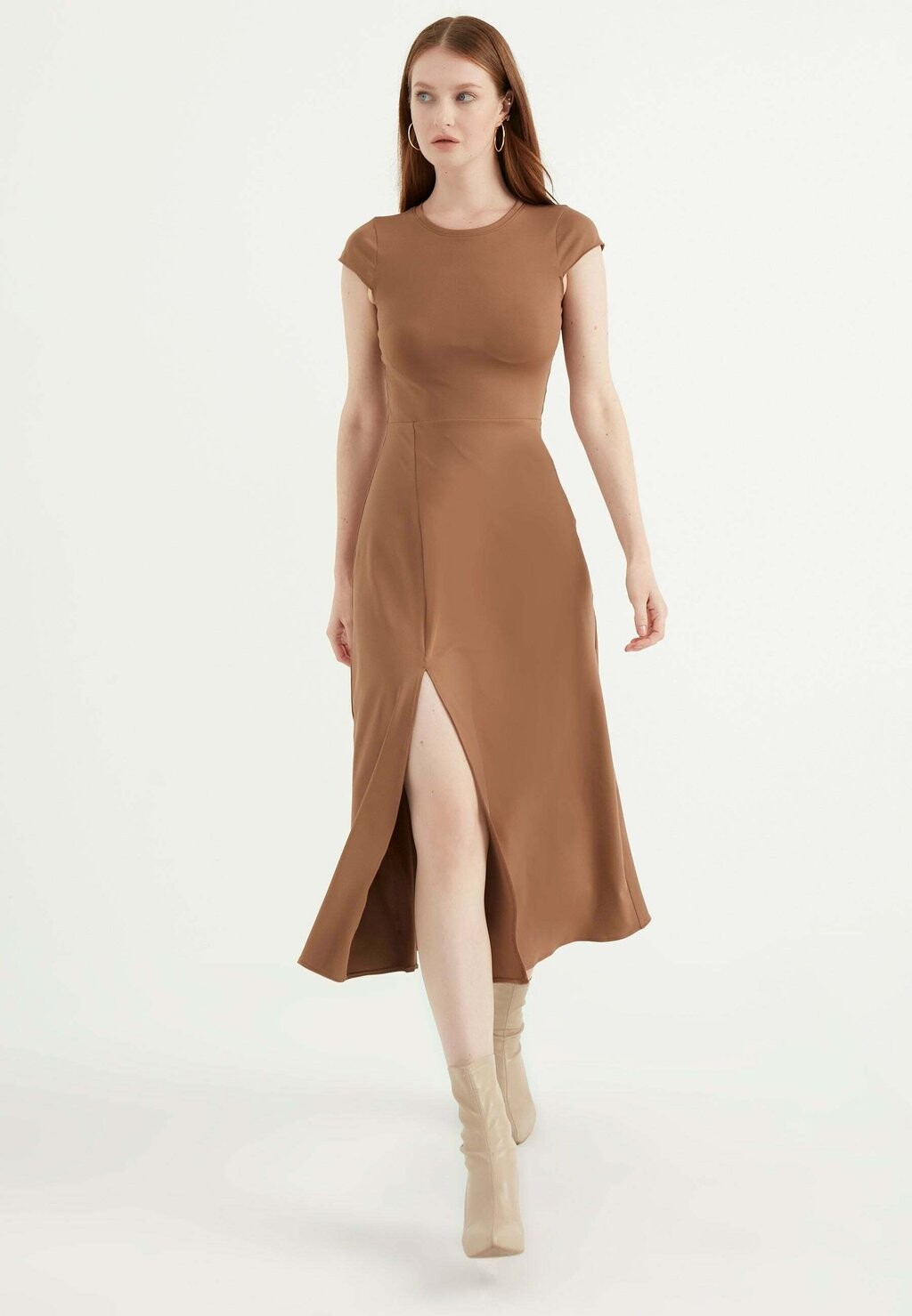 

Летнее платье Front-Slit Herita, цвет light brown