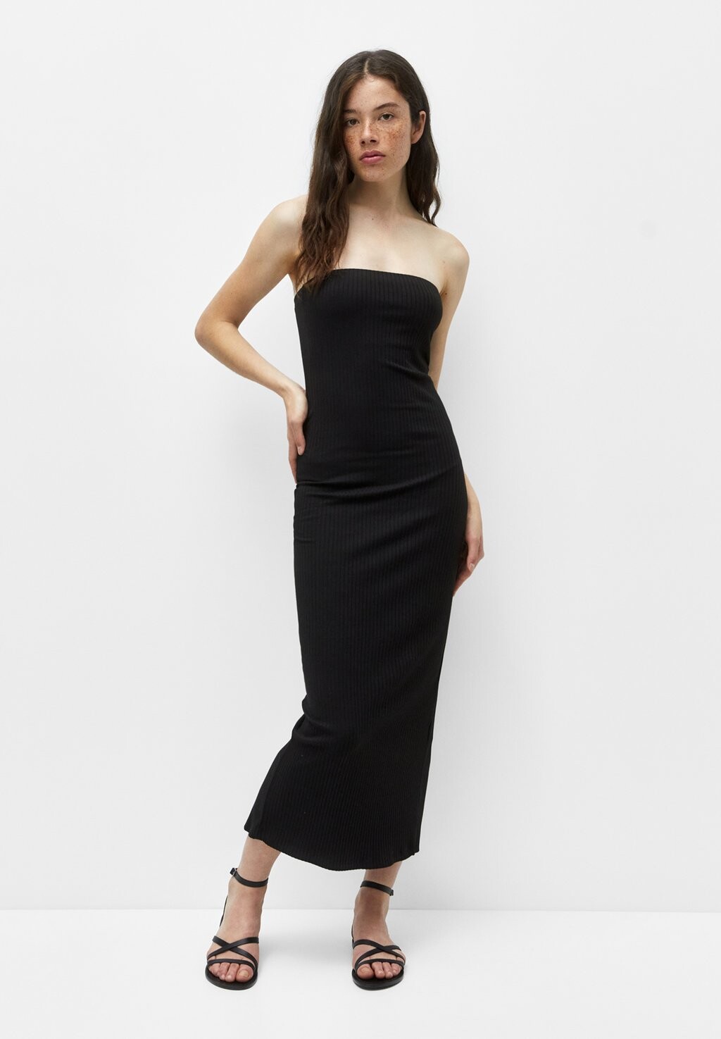 

Длинное платье PULL&BEAR, черный