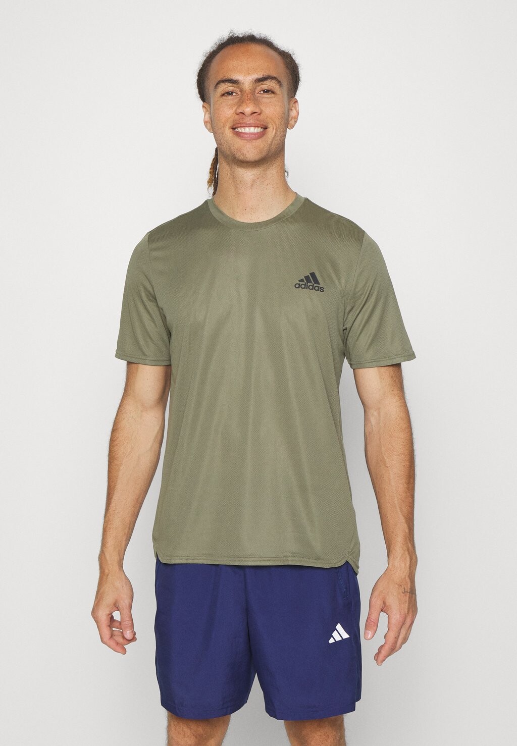 

Футболка Adidas