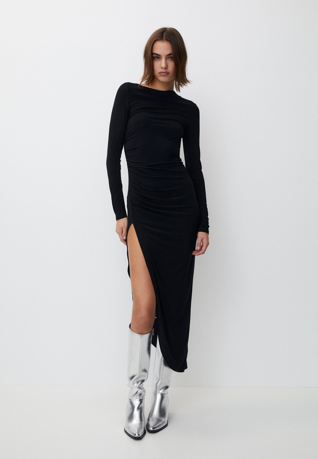 

Летнее платье Long Asymmetric PULL&BEAR, черный