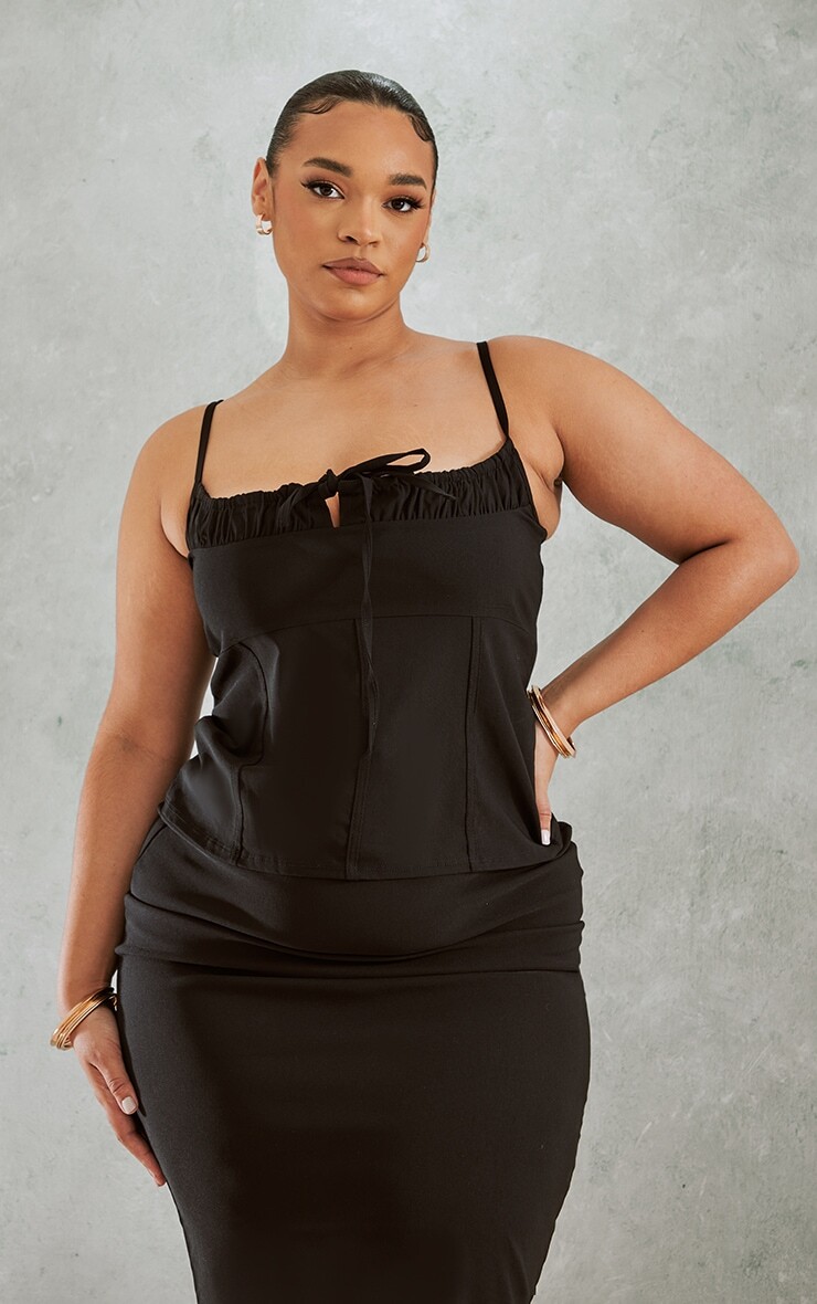 

PrettyLittleThing Черный топ из эластичной ткани с завязкой спереди Plus