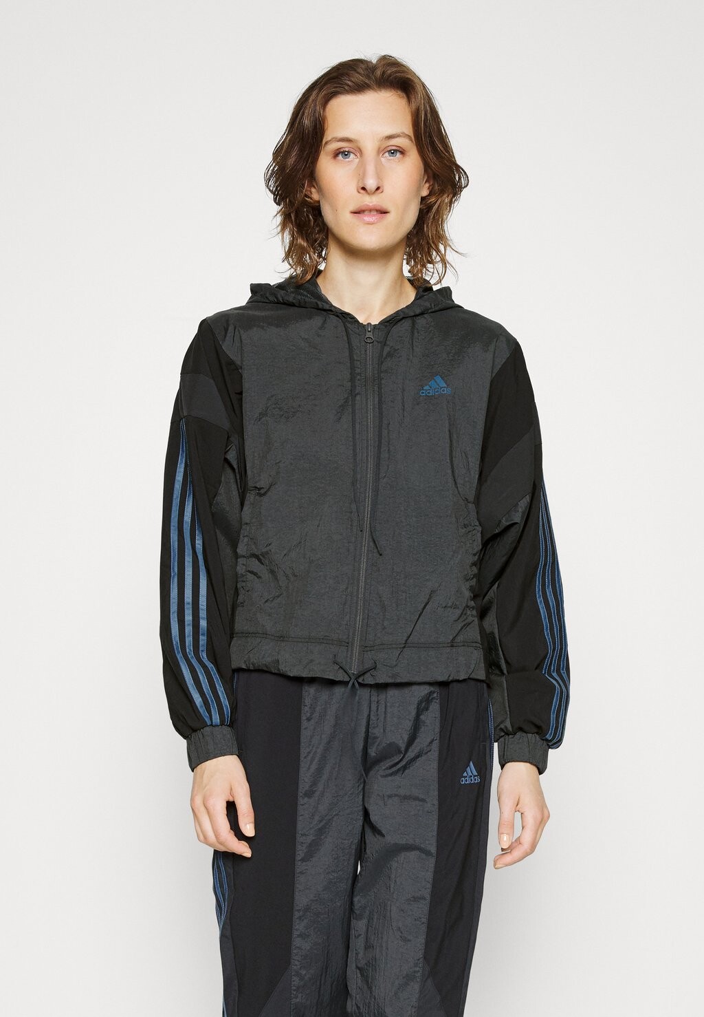 

Спортивный костюм Adidas, Черный
