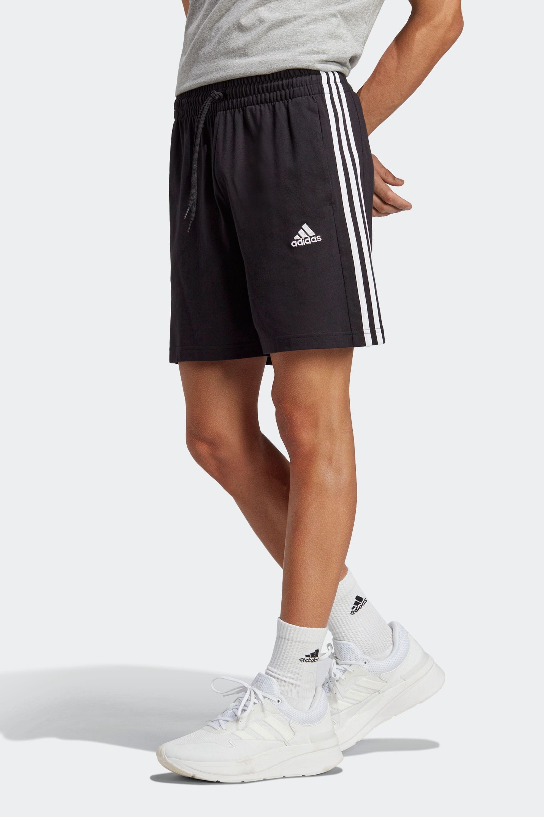 

Шорты Sportswear Essentials с 3 полосками adidas, черный