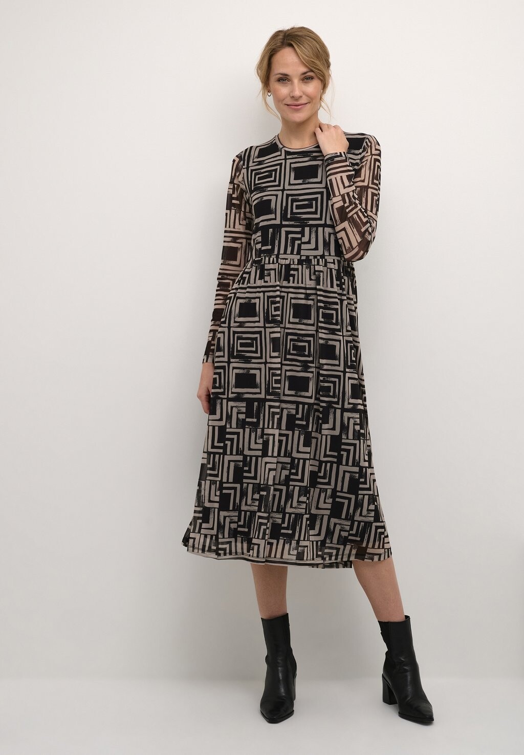

Летнее платье Melida Culture, цвет black creme graphic