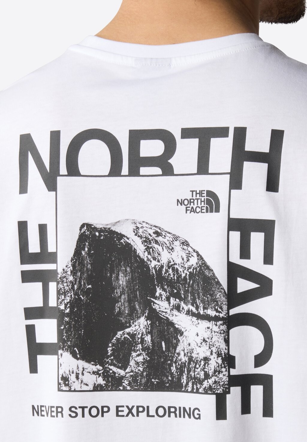 

Футболка с принтом Half Dome Photo The North Face, тнф белая тнф черная