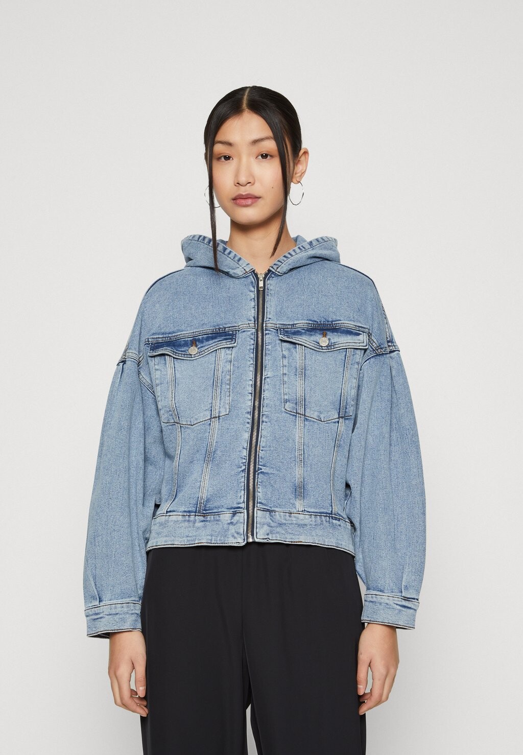

Джинсовая куртка NMALVIVA JACKET HOOD Noisy May, цвет medium blue denim
