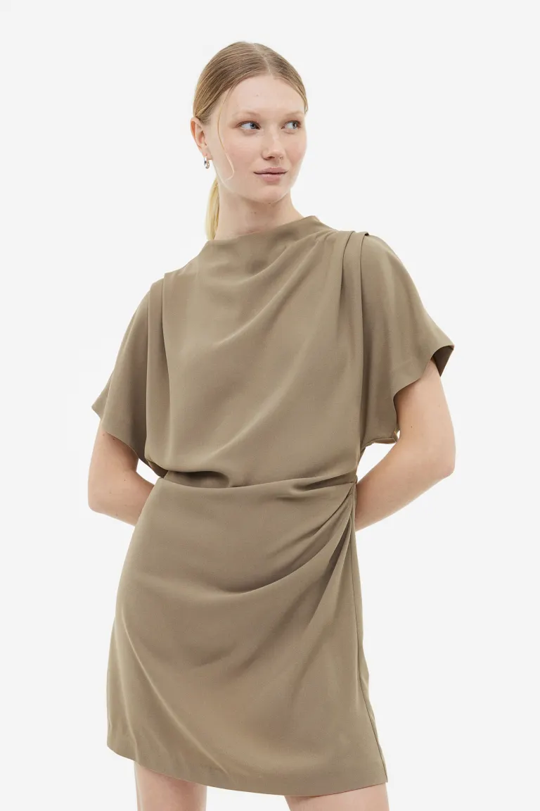 

Платье из крепа с комплектами H&M, бежевый