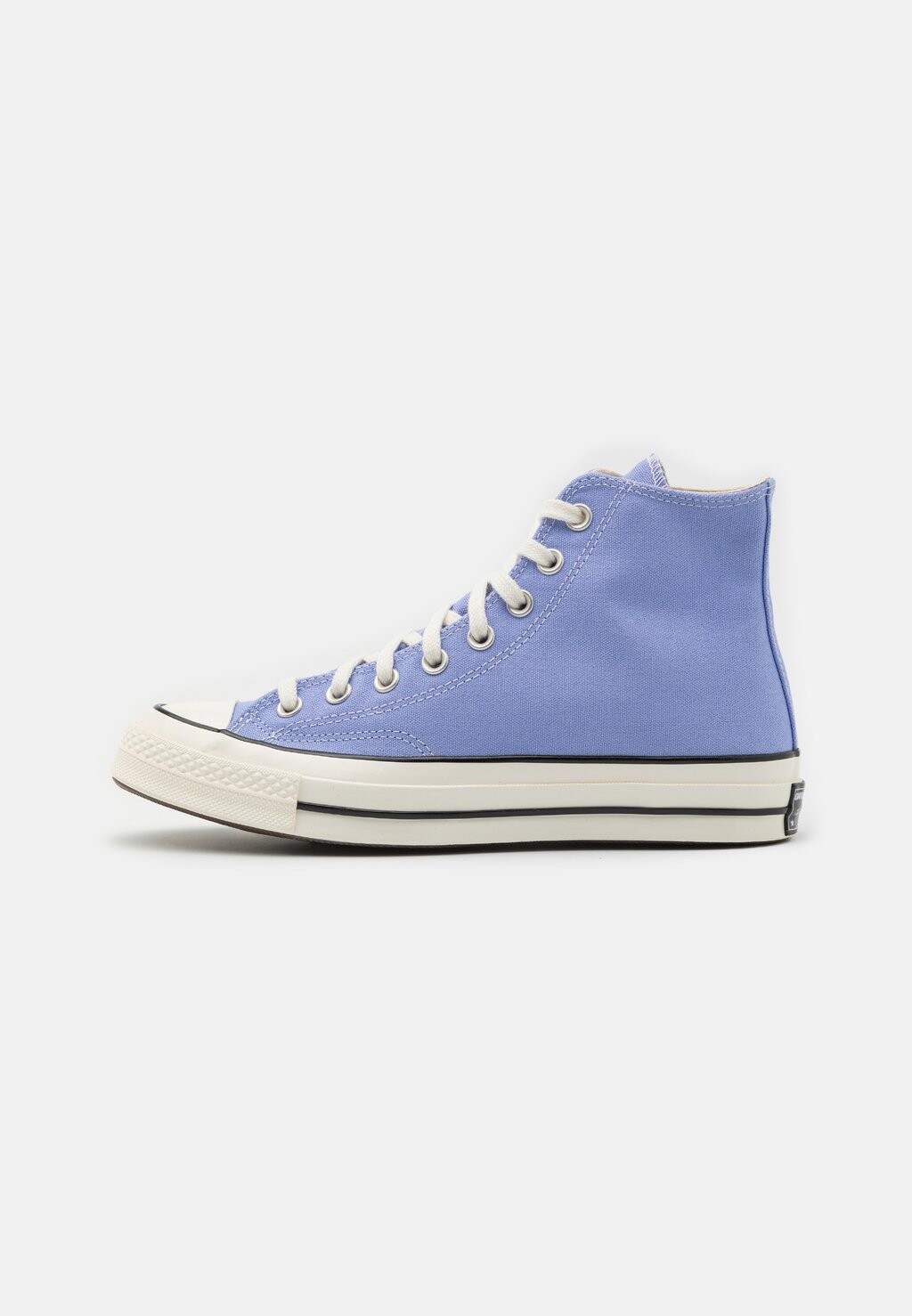 

Высокие кроссовки Converse