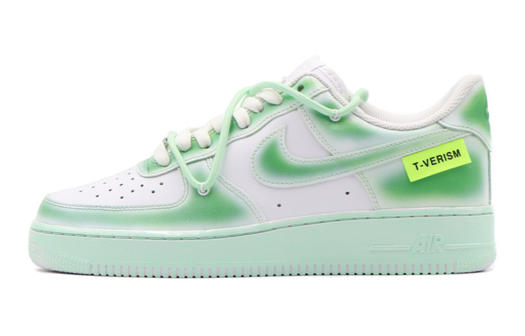 

Женские кроссовки для скейтбординга Nike Air Force 1