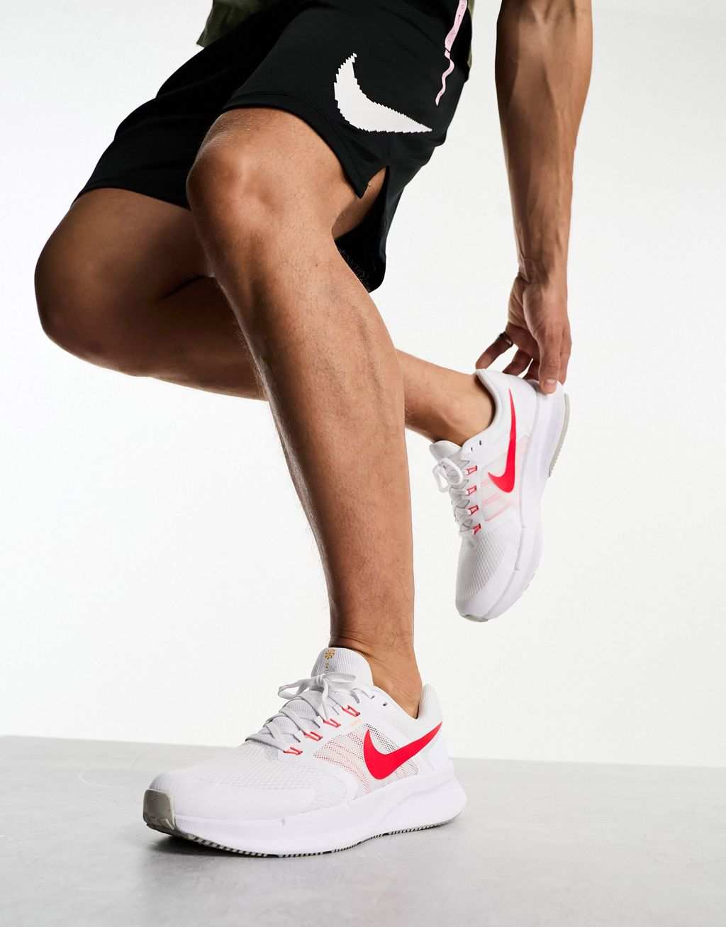 

Белые кроссовки Nike Running Run Swift 3