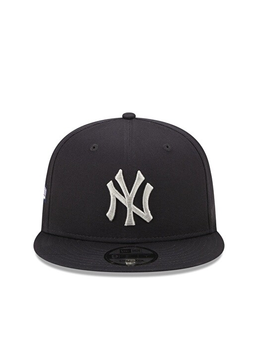 

Кепка New Era