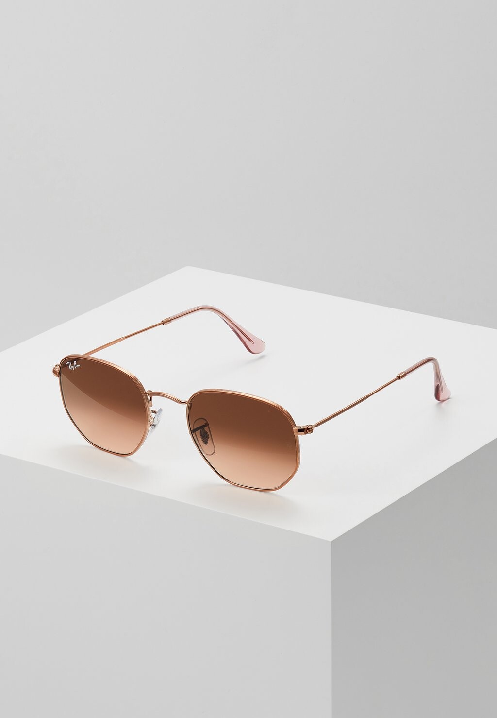 

Солнцезащитные очки Ray-Ban