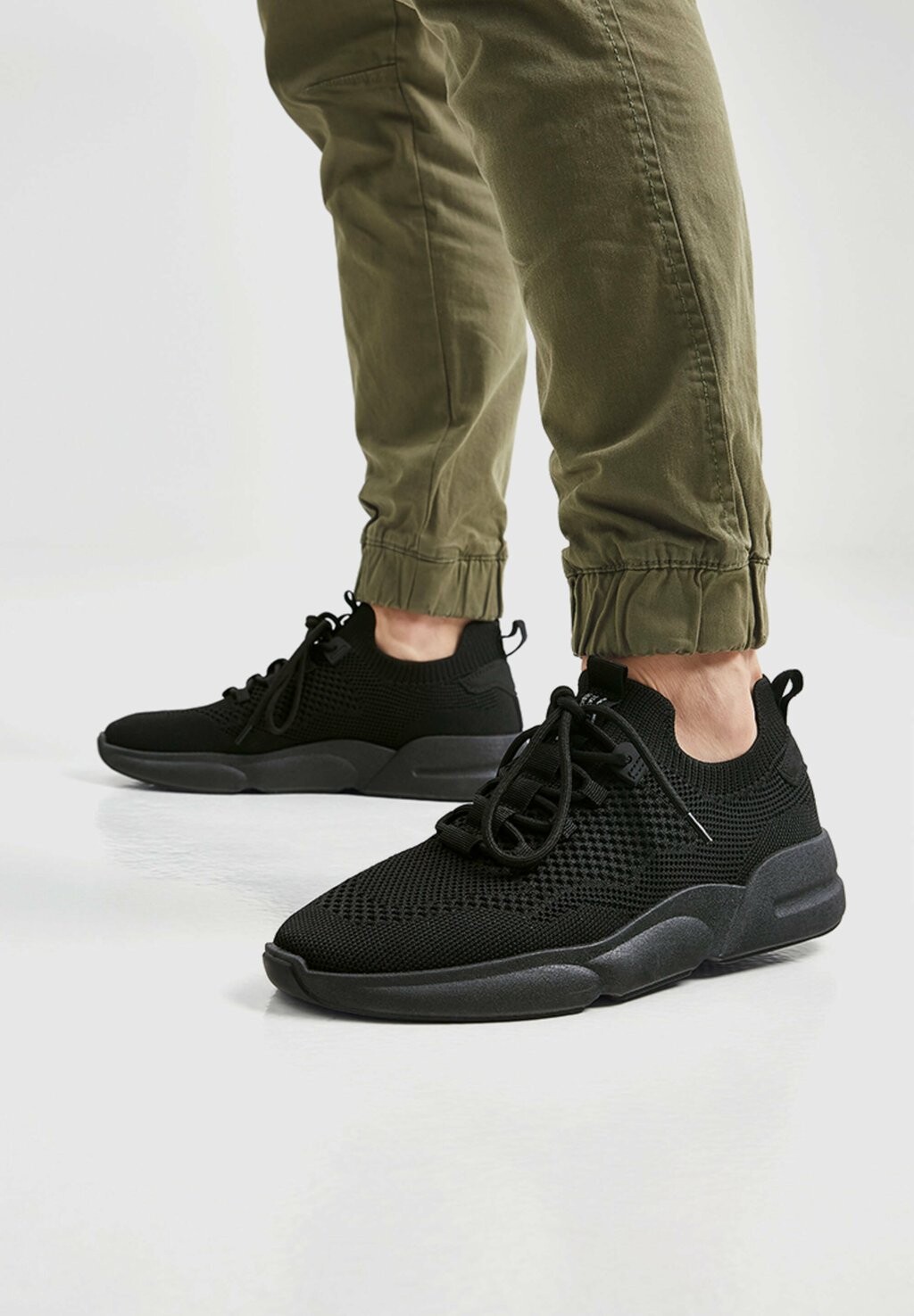 

Низкие кеды PULL&BEAR