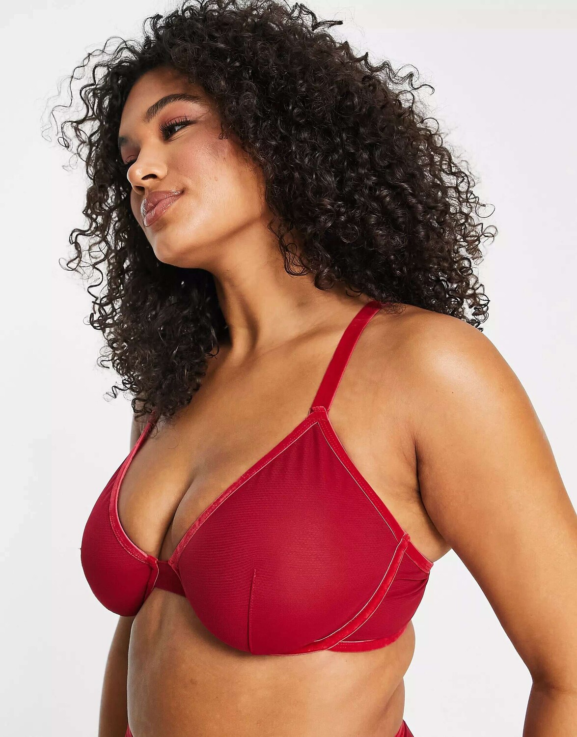 

Бордовый бюстгальтер на косточках из сетки и бархатной отделки ASOS DESIGN Curve Alaia