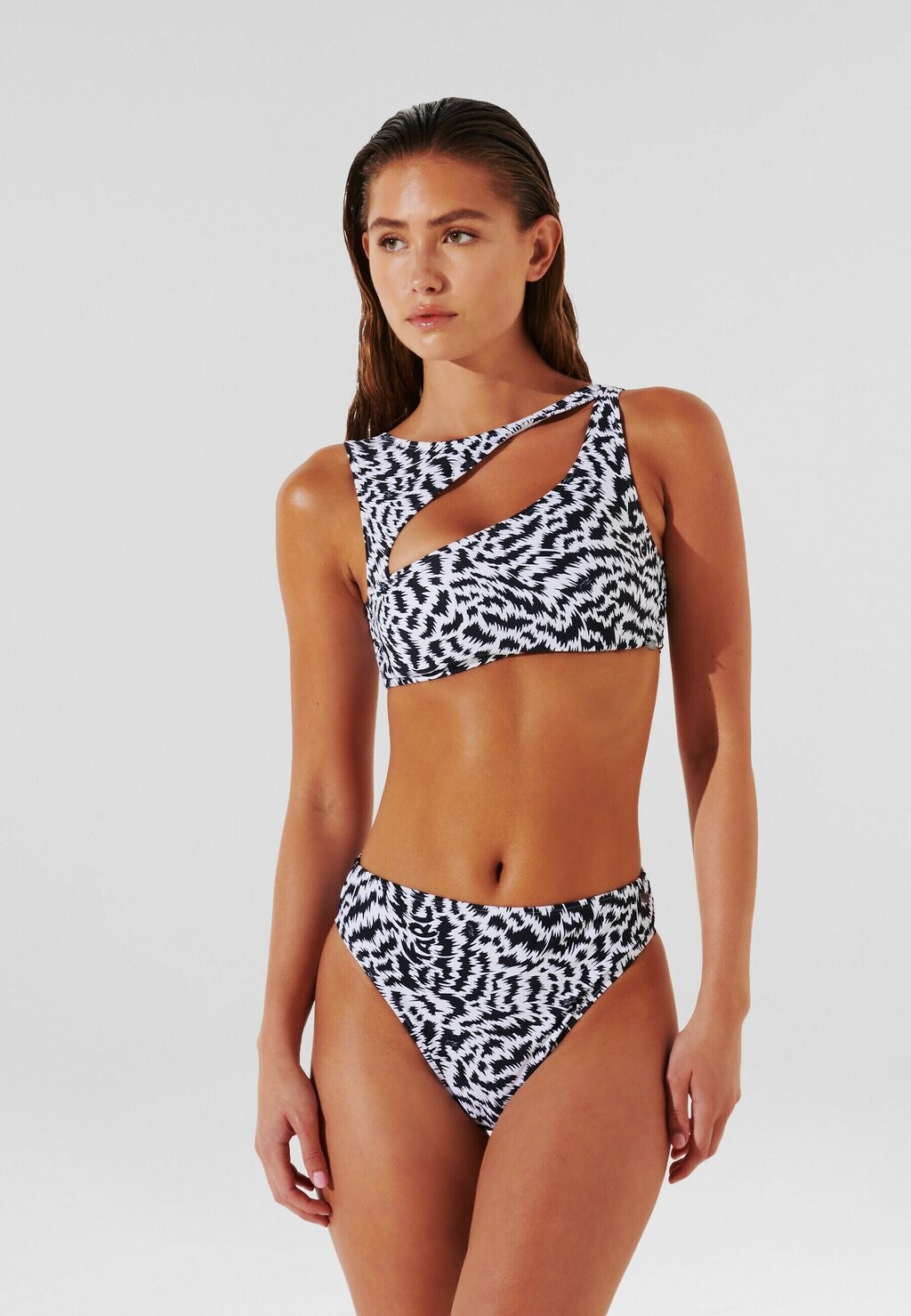 

Плавки бикини ANIMAL PRINT KARL LAGERFELD, черный