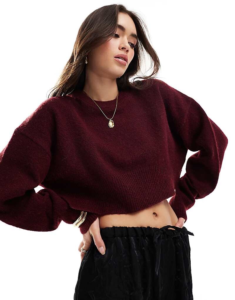 

ASOS DESIGN – Бордовый короткий свитер с круглым вырезом и разрезом внизу
