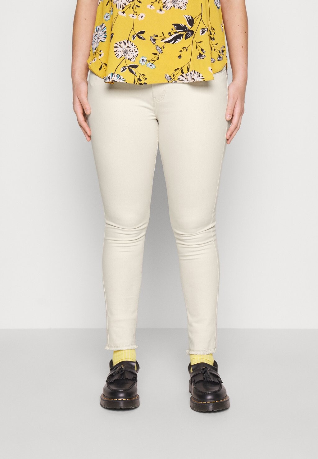 

Джинсы Skinny Fit ONLY Carmakoma