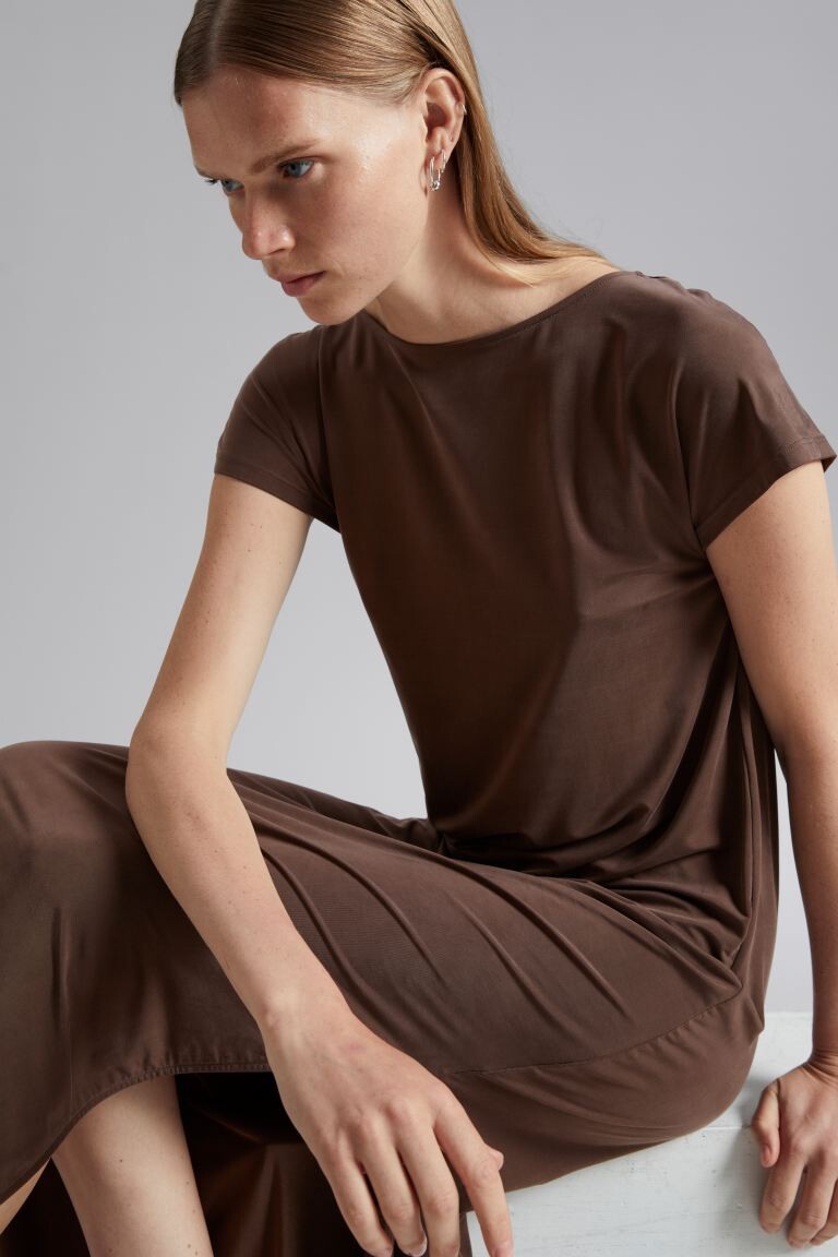 

Свободное платье из трикотажа купро H&M, коричневый