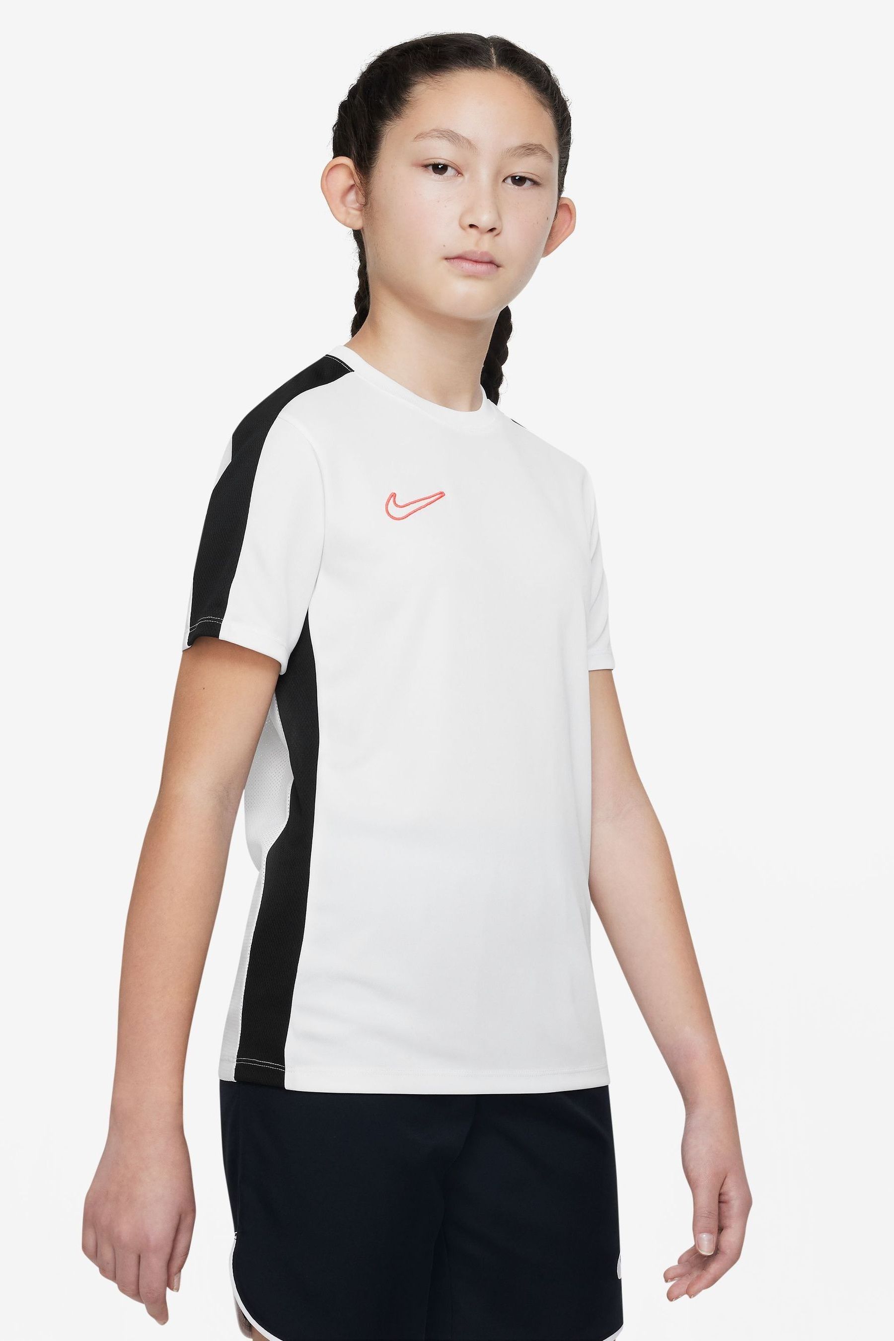 

Тренировочная футболка Dri-FIT Academy Nike, черный