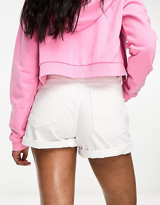

Белые джинсовые шорты Mom с завышенной талией Pull&Bear