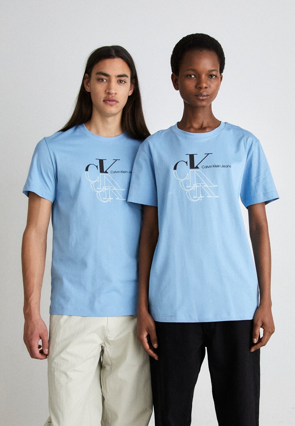 

Футболка с принтом UNISEX Calvin Klein Jeans, синий