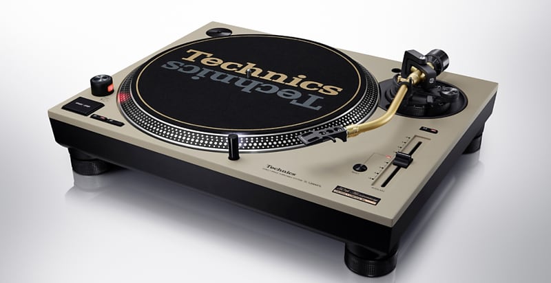 

Проигрыватель Technics SL-1200MK7 50th Anniversary Edition Direct Drive Turntable