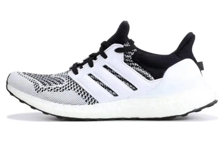 

Футболка Adidas Ultra Boost 1.0 SNS Tee Time