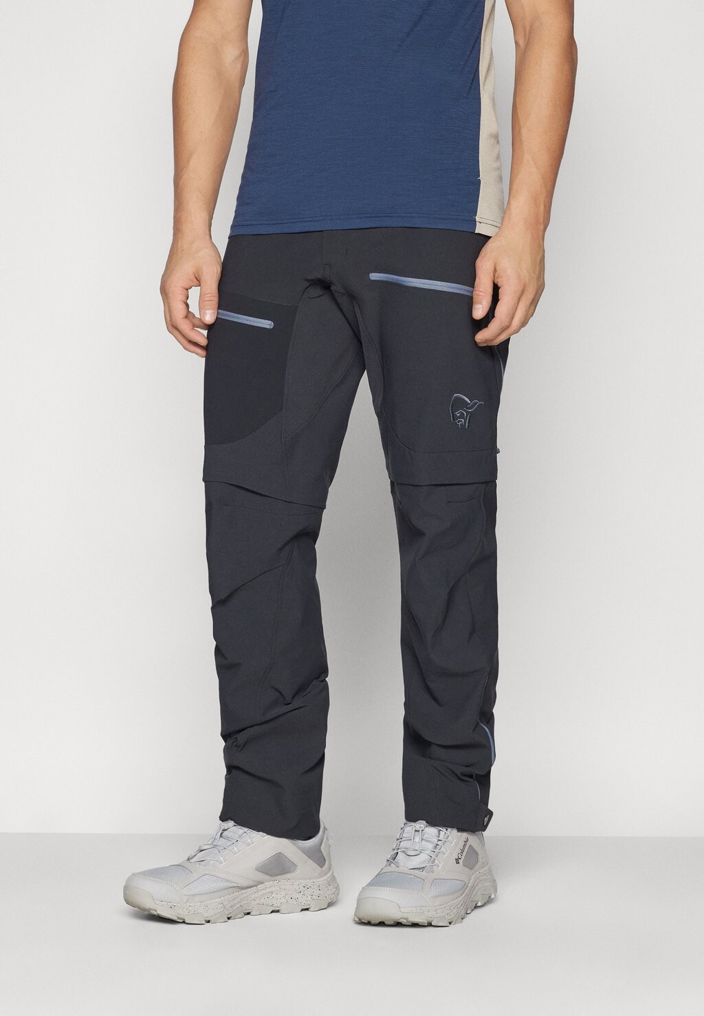

Брюки для отдыха на природе TROLLVEGGEN FLEX ZIP OFF PANTS Norrøna, цвет caviar