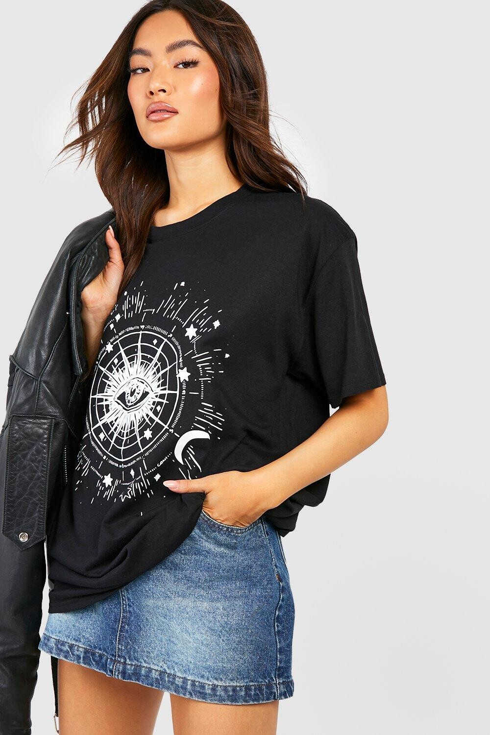 

Футболка оверсайз с принтом celestial eye Boohoo, черный