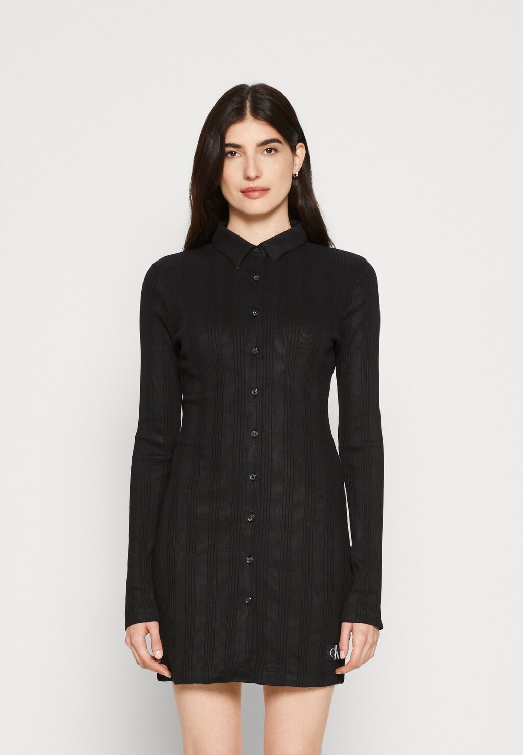 

Платье-футляр ПЛАТЬЕ BADGE ELONGATED SHIRT Calvin Klein Jeans, черный