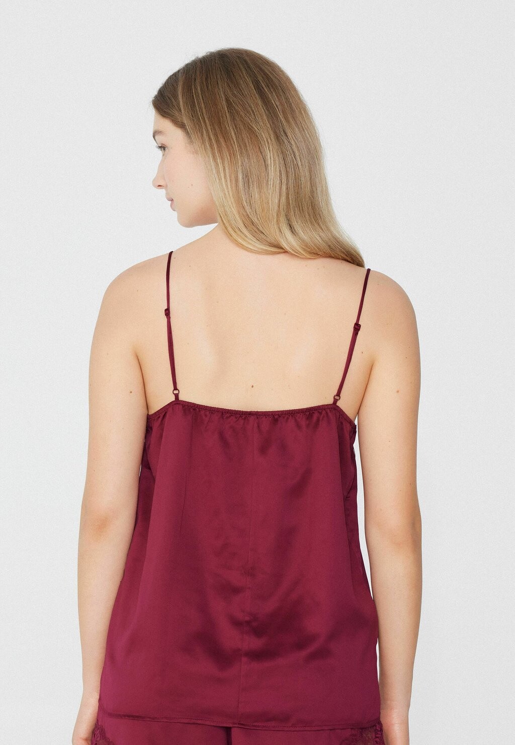 

Верх пижамы Tezenis, крапчатый темно-красный