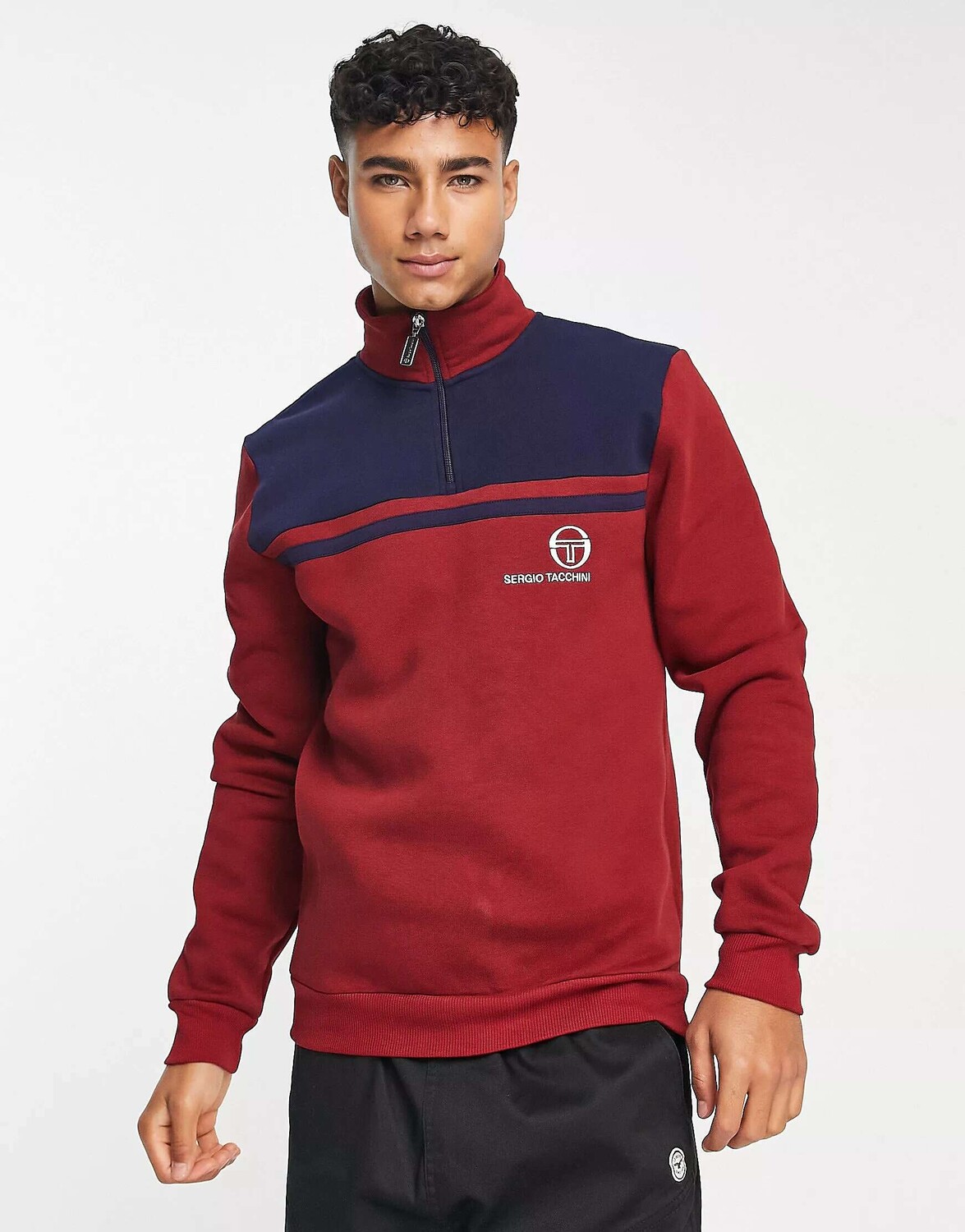 

Красный свитер с полумолнией и логотипом Sergio Tacchini