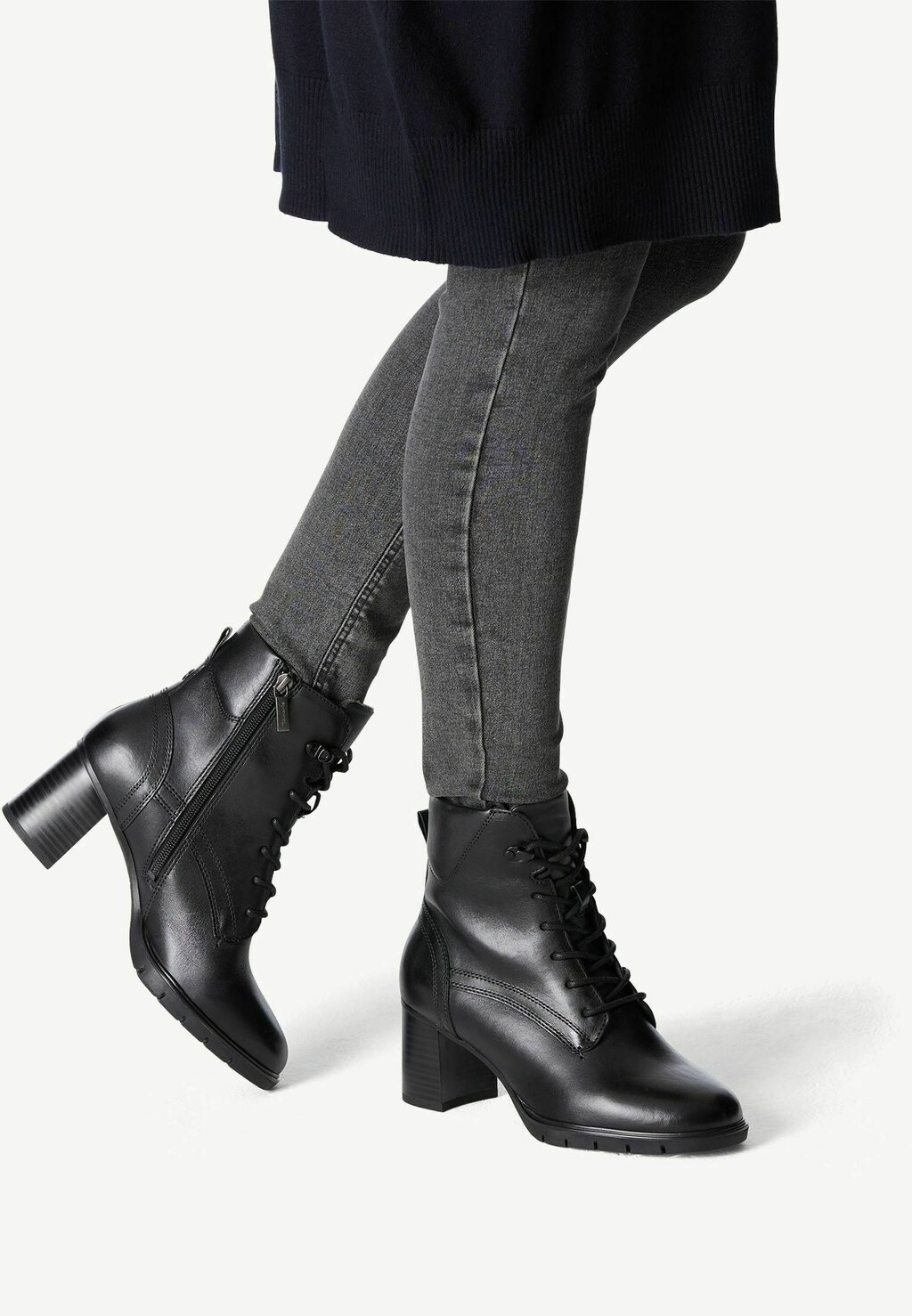 

Ботинки со шнурками Tamaris, цвет black