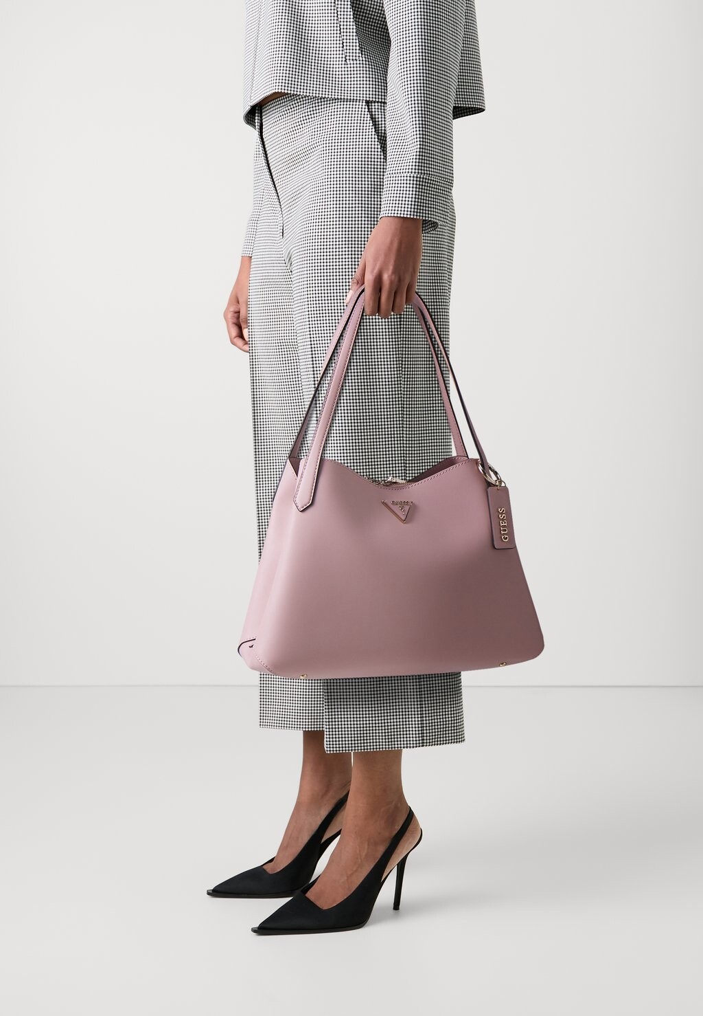 

Сумка для покупок SORA GIRLFRIEND CARRYALL Guess, фиолетовый