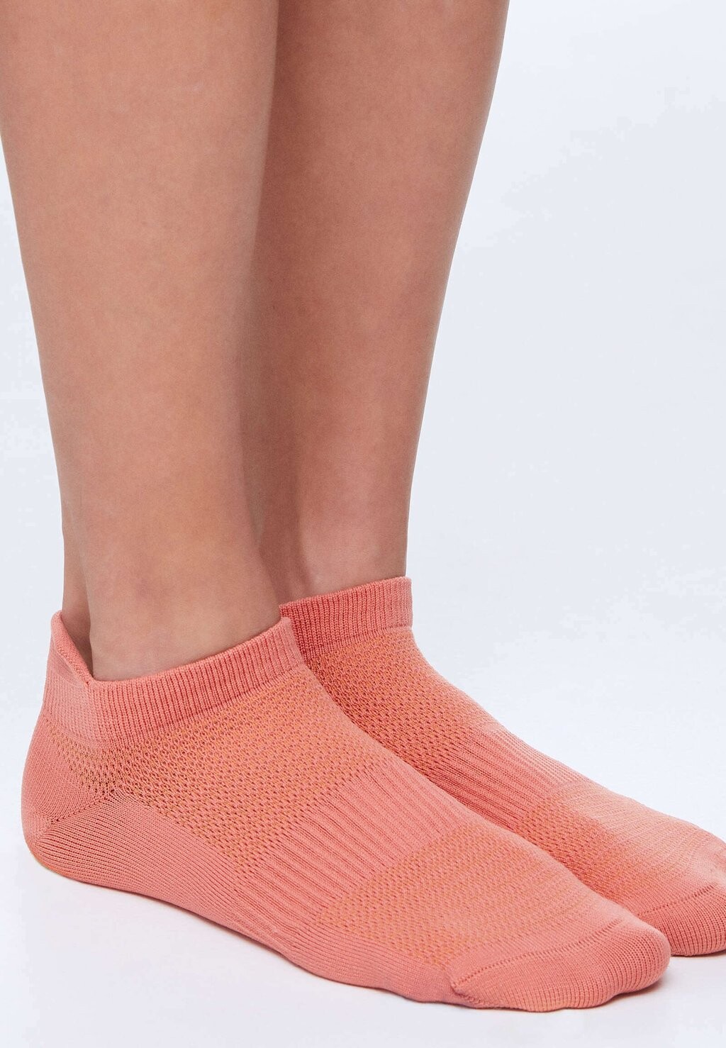 

Спортивные носки OYSHO, коралл