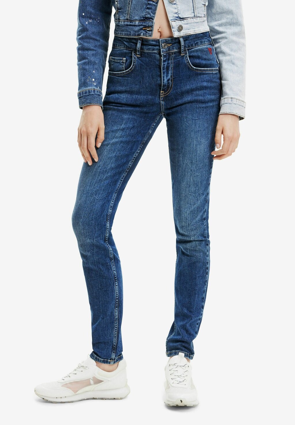 

Джинсы облегающего кроя Desigual