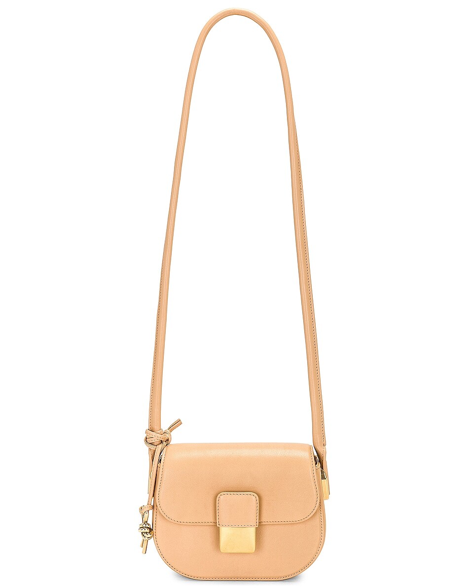 

Сумка кросс-боди Bottega Veneta Mini Desiree, цвет Almond & Muse Brass